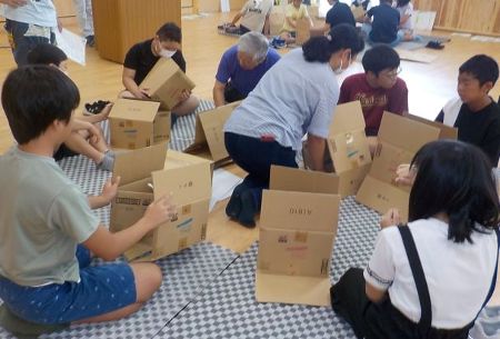 段ボール工作の画像
