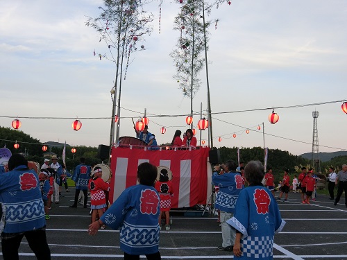 盆踊り大会太鼓と踊り