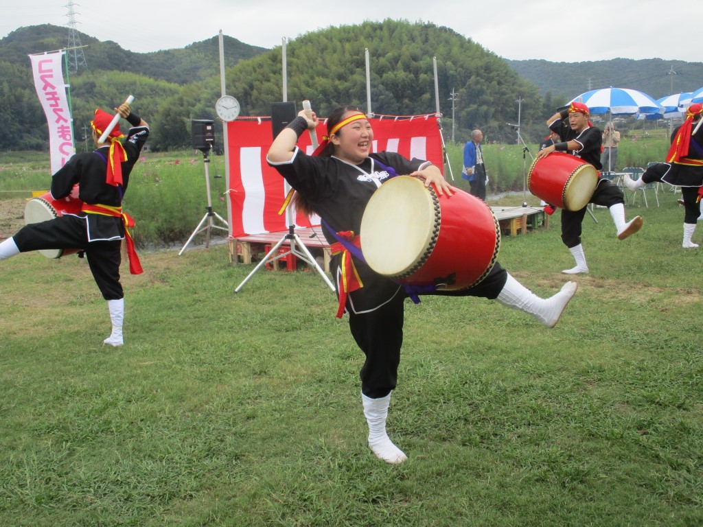 4曲を披露の画像