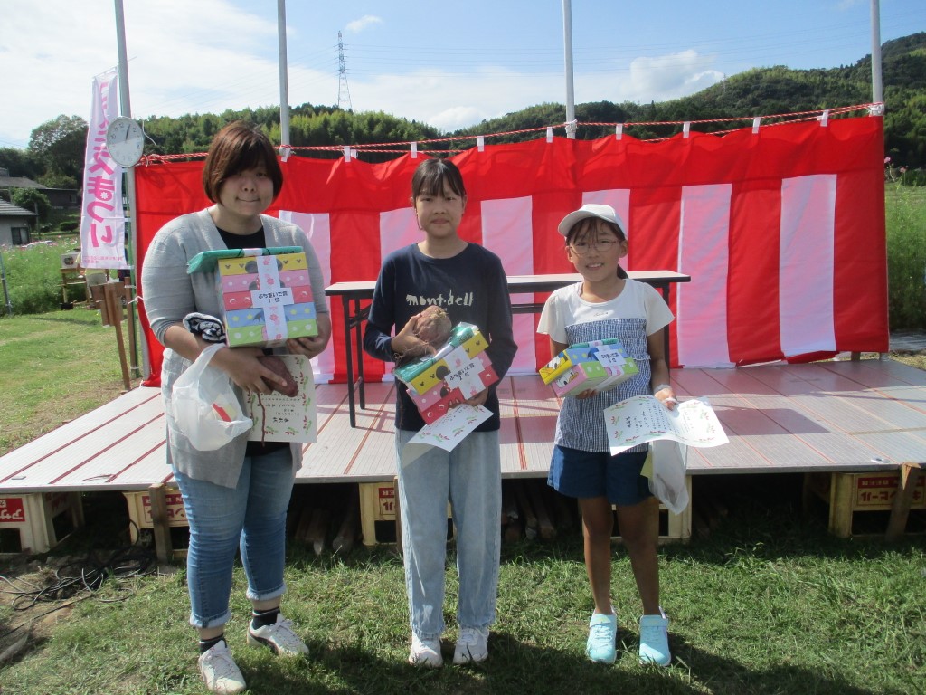 ぶち重いで賞 ​大きい芋を掘りあてました！の画像
