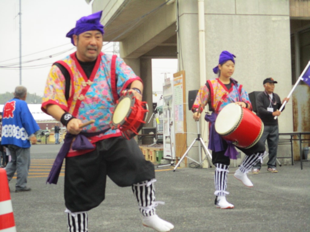 エイサー：沖縄県のお盆の時期に踊られる伝統芸能の画像