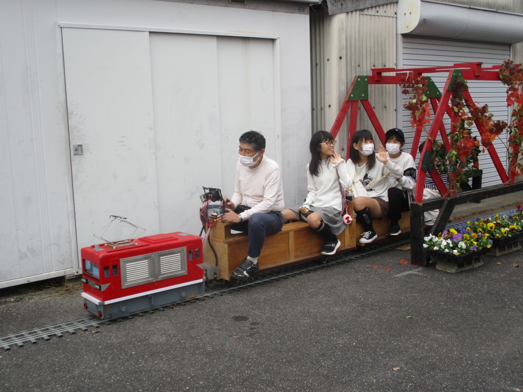 鉄橋をくぐって乗車体験の画像