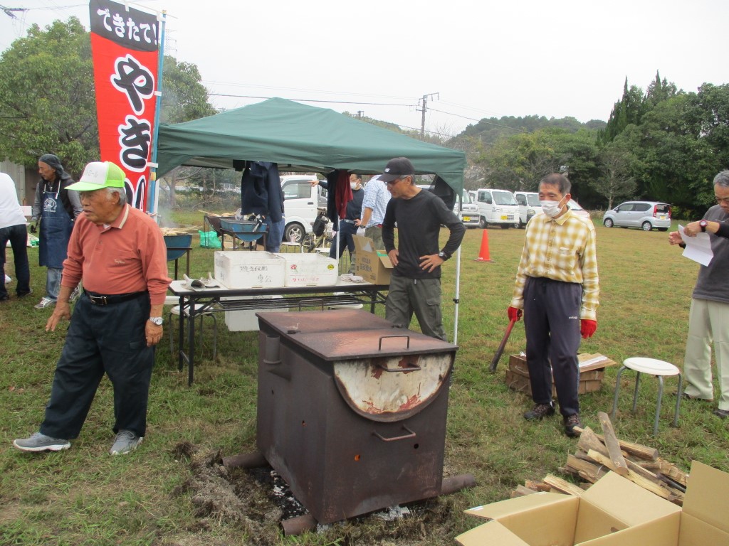 「焼き芋販売」の画像