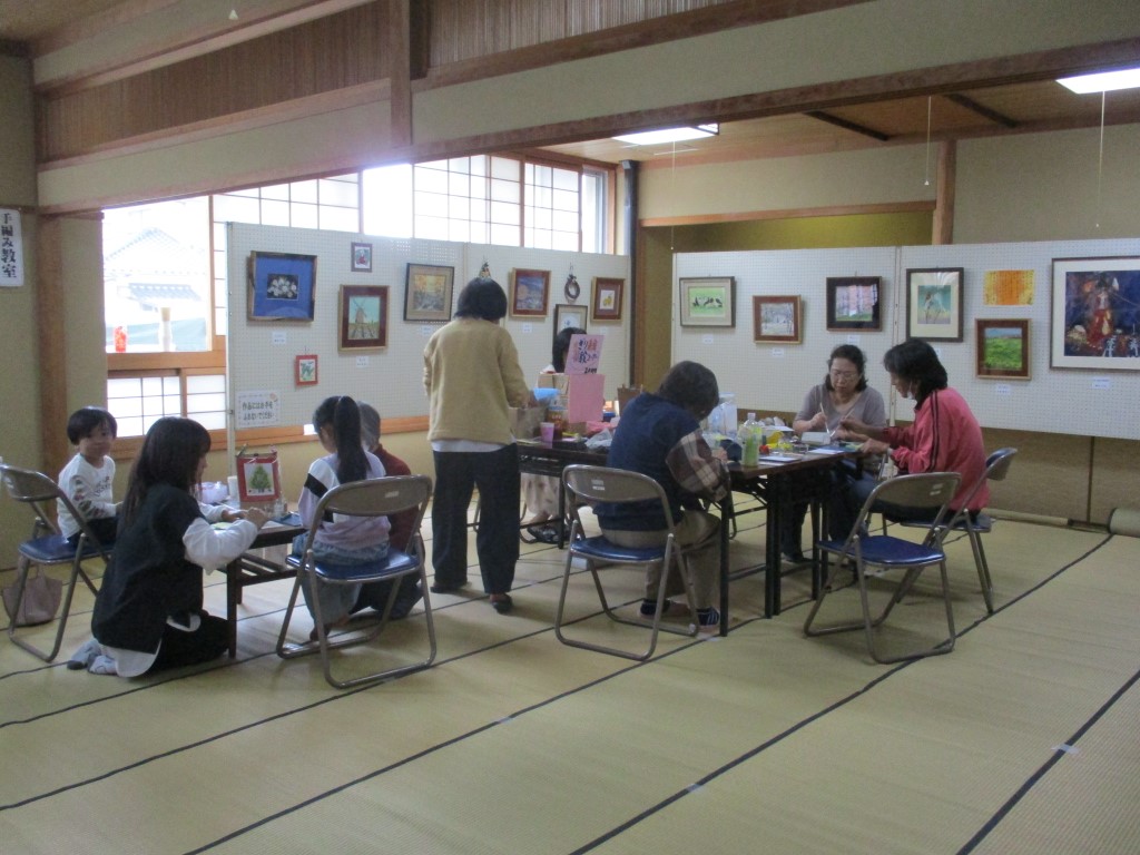 「絆ちぎり絵サークル」 ちぎり絵体験・展示の画像