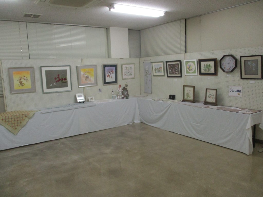 2階展示 「フランス刺繍」の画像