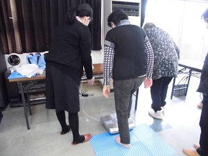体組成計の測定《ヤクルト出前講座》の画像