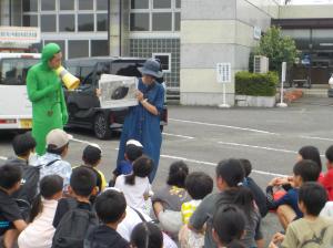 田んぼの生き物の説明がありました。