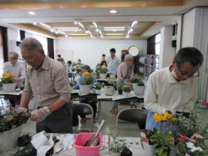 寄せ植え作業