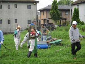 8月24日　コスモス畑草刈り