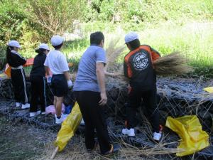 9月22日　かかし作り3