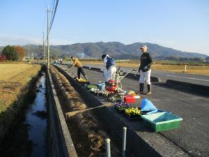 11月23日　モデル花壇の耕起