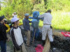 9月22日　かかし作り5