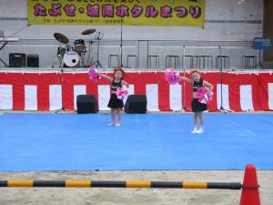 低学年による踊り